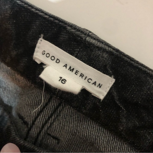 NWT Good American black slight distressed denim size 16 - Picture 4 of 14